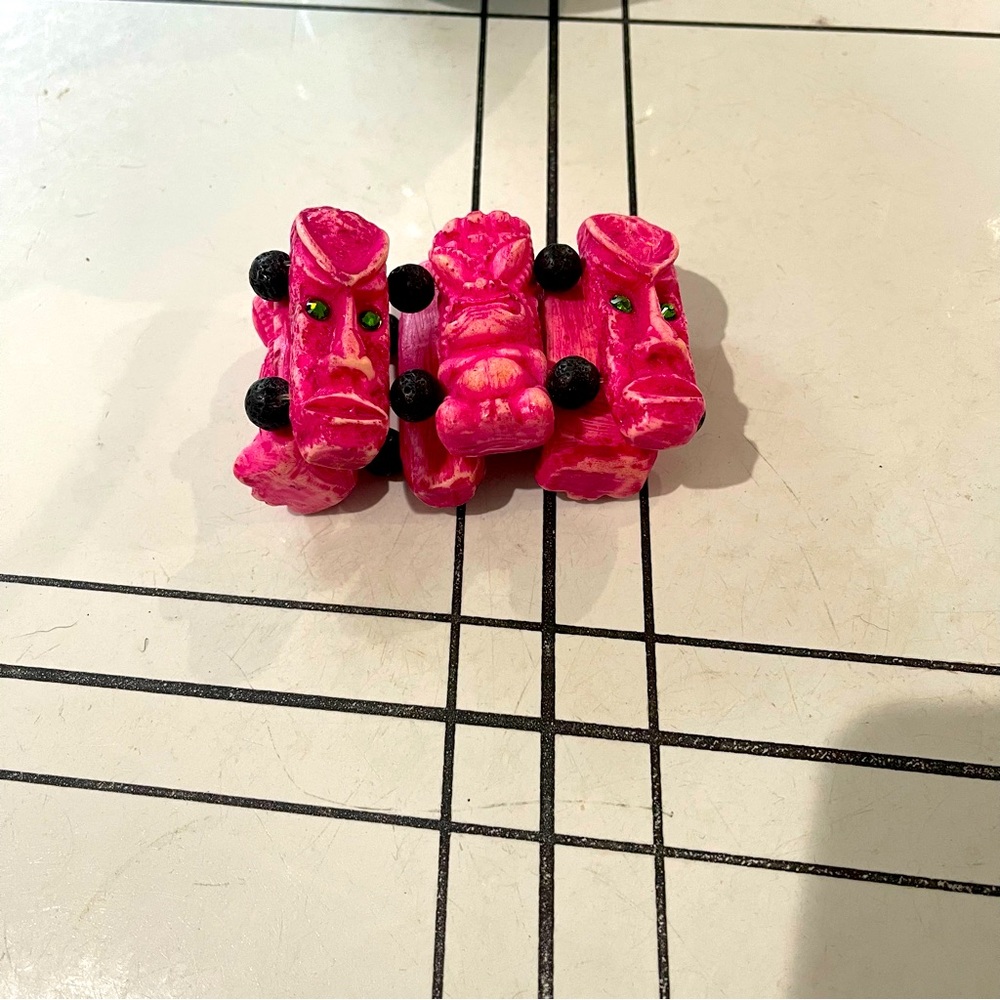 TIKI Bracelet. Pink. SUPER FUN - Picture 4 of 4